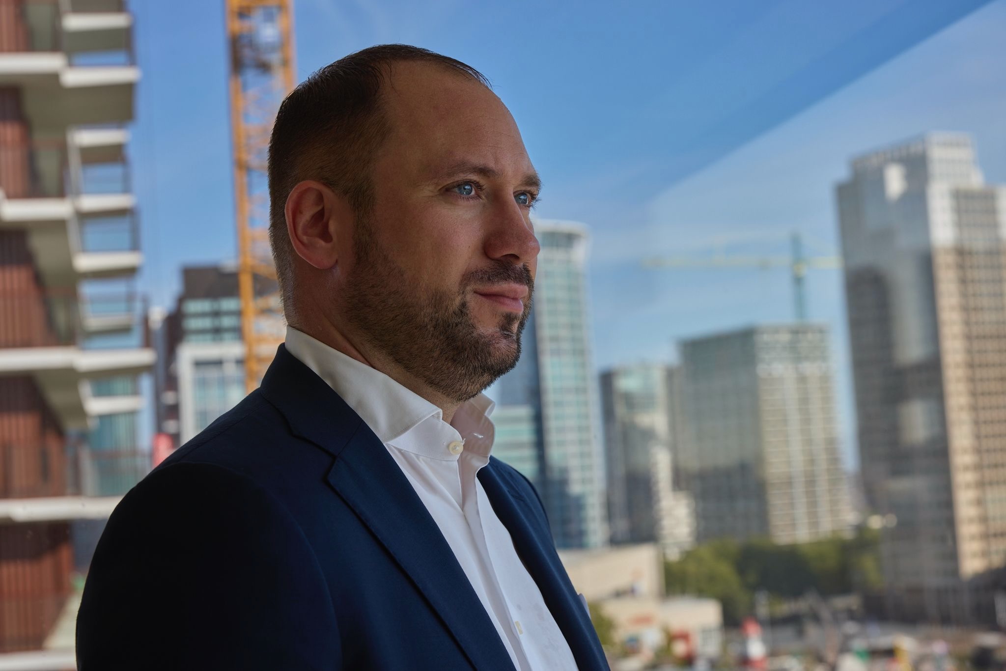 map[class:max-w-full object-cover object-center src:images/frontpage.jpeg]